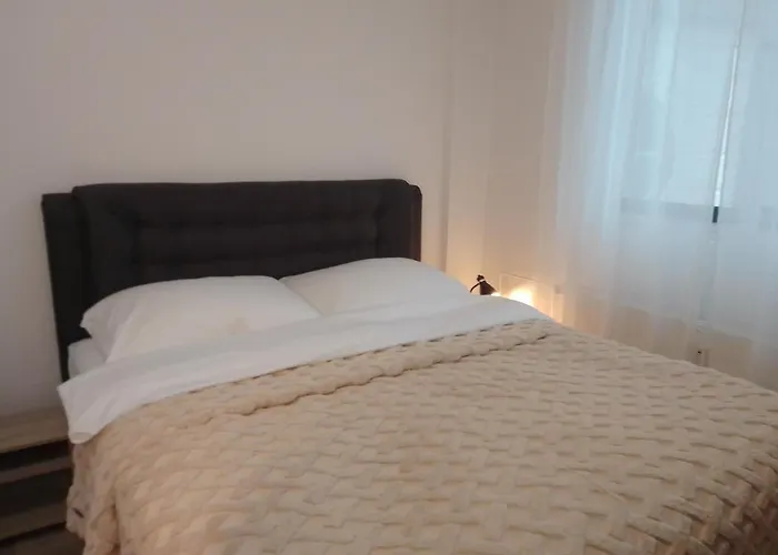 Hotel Dejlig Lejlighed I Havn With King Size Bed